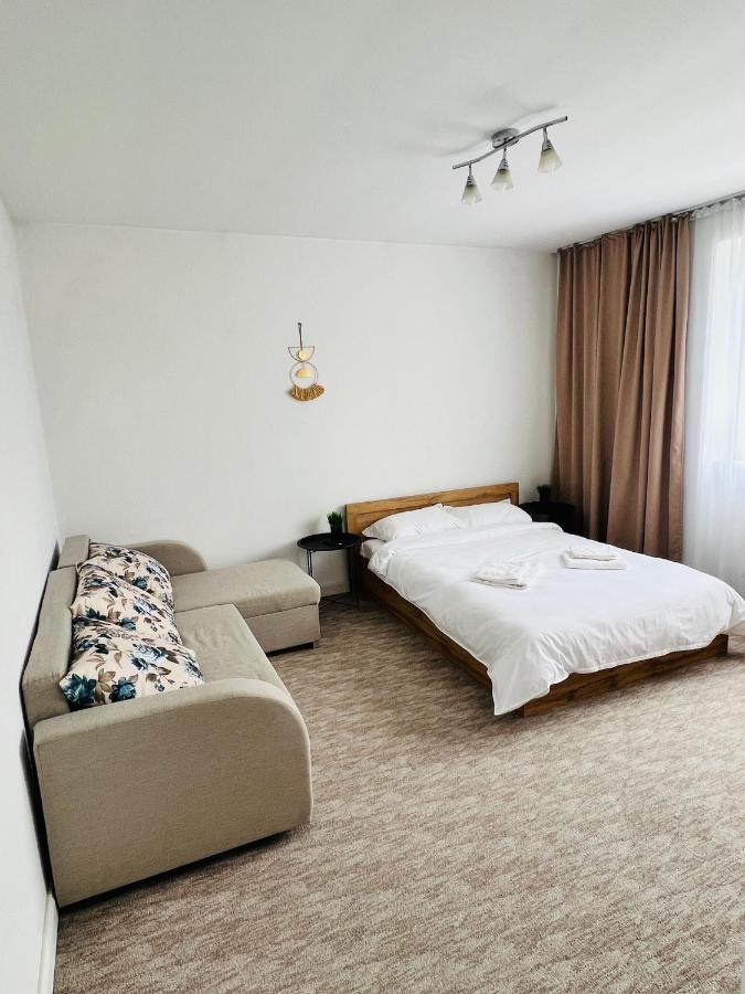 White One Appartement Petroşani Buitenkant foto